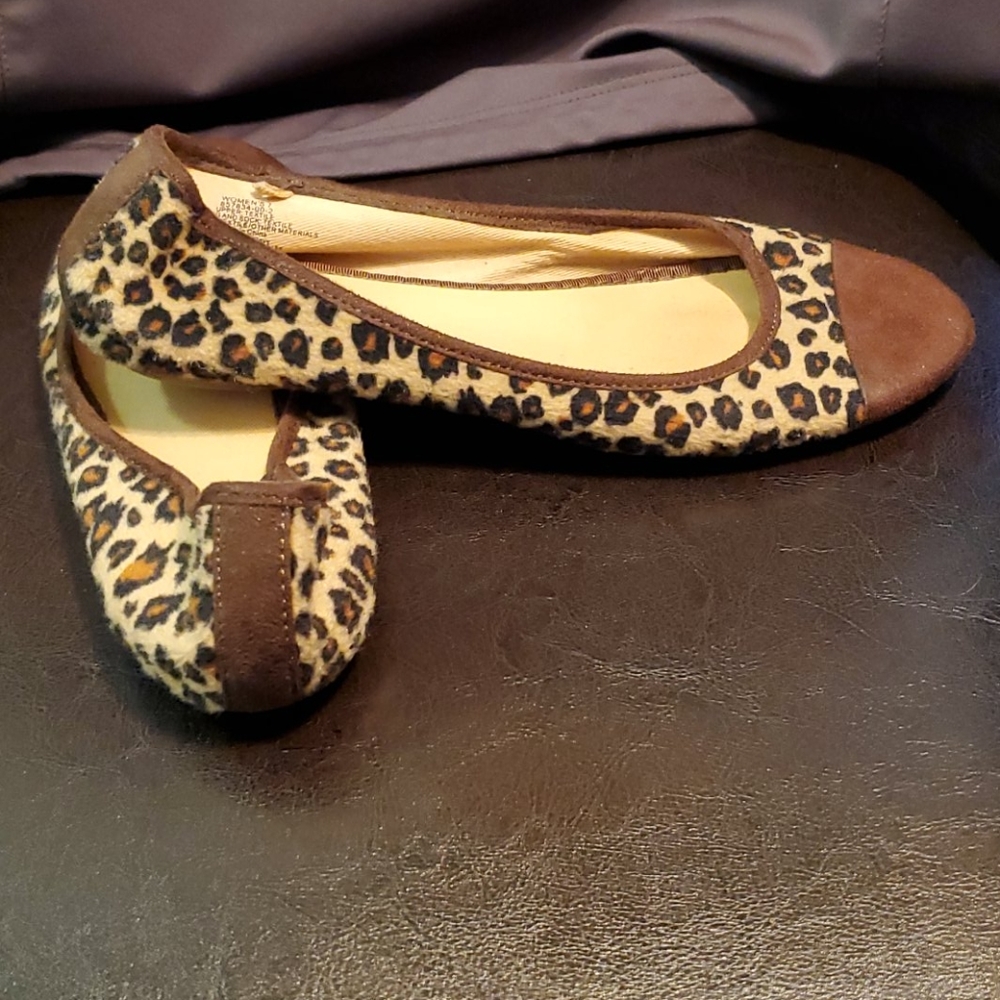 Shoes - Picture 5 of 8